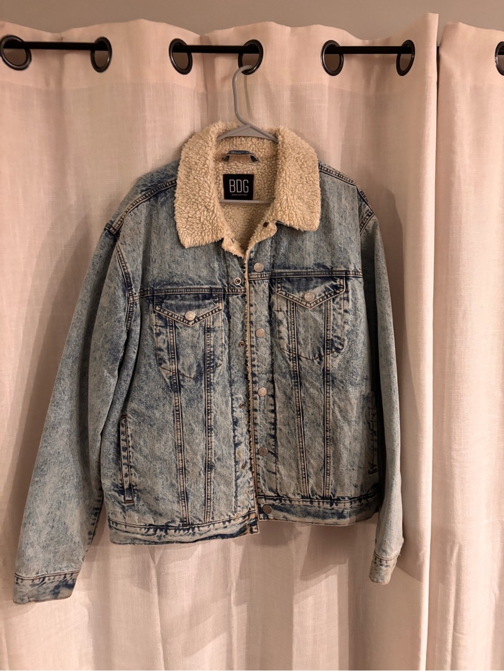 BDG Urban Outfitters Sherpa-Lined Denim Jacket – L/XL – Vintage Acid Wash